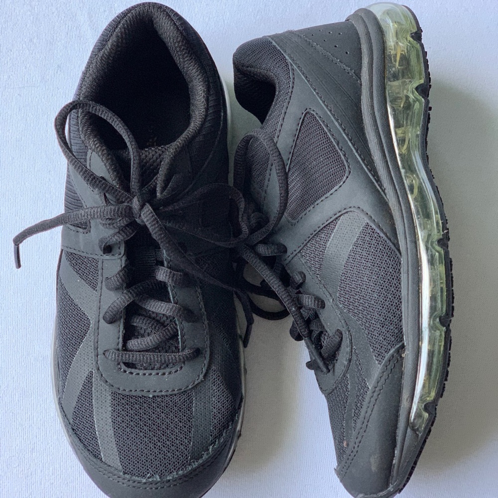 SafeTStep nonslip work sneakers
